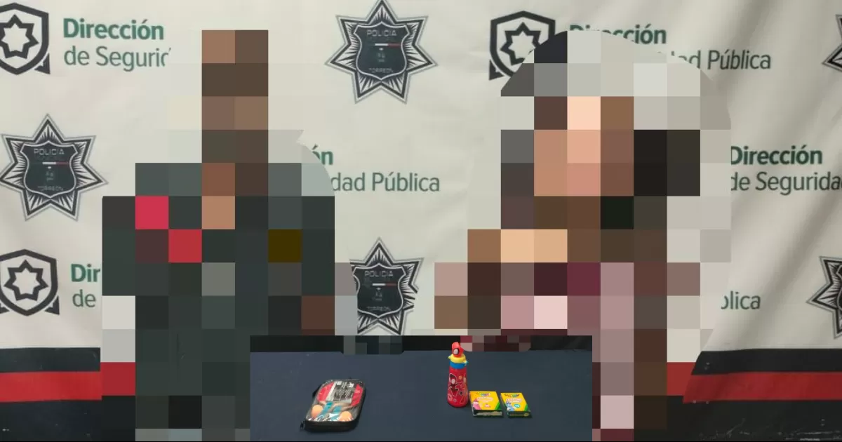 Buscan material gratis para sus hijos y son detenidos