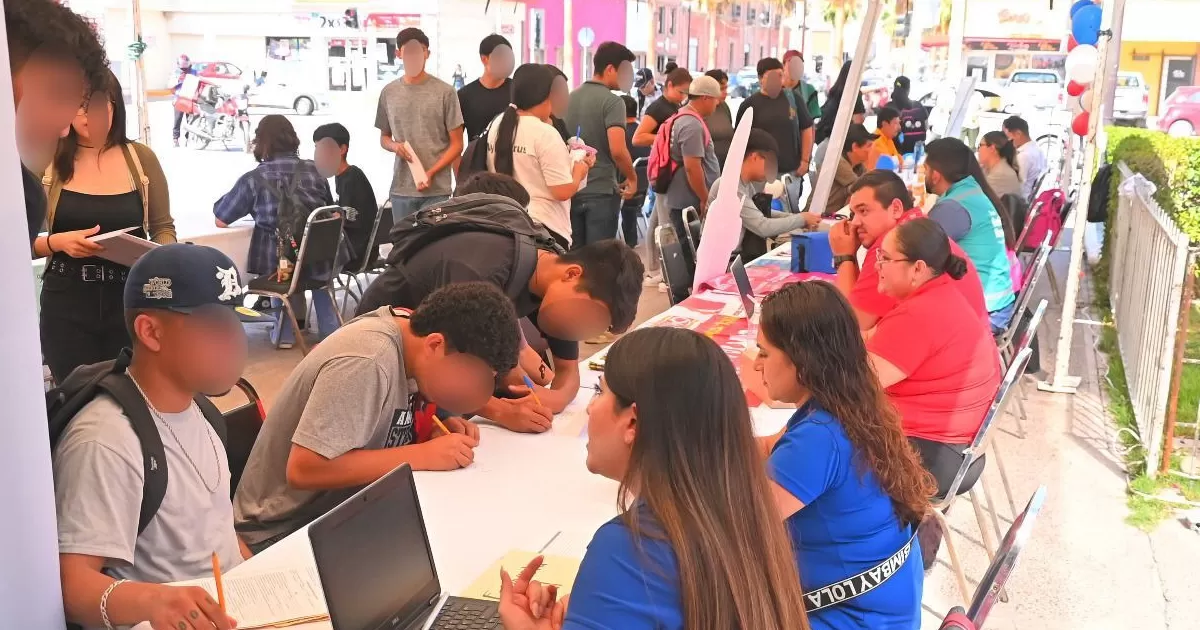 Sofía Carriedo García, titular de la dependencia, puntualizó que en la primera edición se recibieron 450 solicitudes, para 34 empresas donde el 70 por ciento fueron jóvenes entre 17 y 27 años.