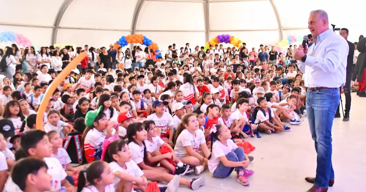 La velaria de Ciudad DIF fue la sede de la clausura, en donde se preparó una gran fiesta de convivencia con niños y niñas que participaron en diferentes actividades recreativas.