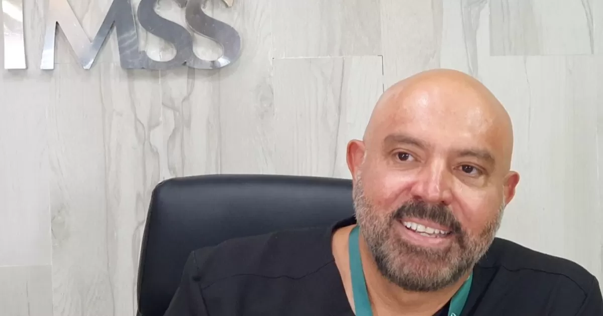 â€˜Salvamos vidas todos los dÃ­asâ€™, afirma mÃ©dico del IMSS Coahuila que salvÃ³ vida a personaÂ enÂ unÂ aviÃ³n
