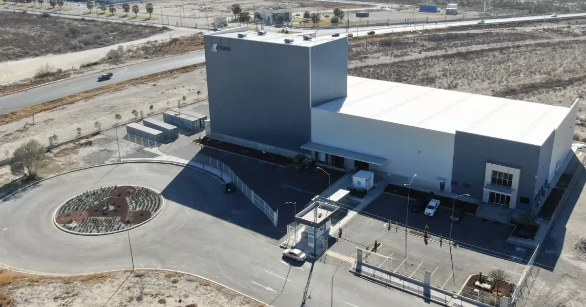 EL ‘360 INDUSTRIAL PARKS’ está ubicado en Ramos Arizpe, y en muy pocos años ha logrado recibir a importantes empresas de varios países del mundo, por estratégica ubicación,  en un punto donde confluyen la Autopista Saltillo-Monterrey con la Carretera Federal 57.
