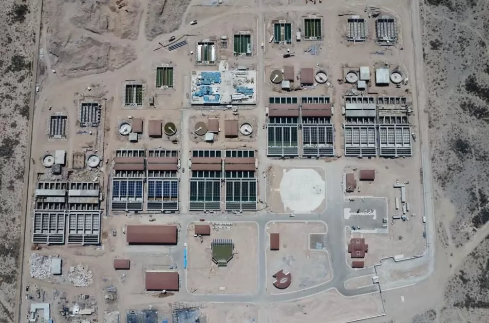 Es 15 de agosto del 2024, dÃ­a en que Agua Saludable para La Laguna tendrÃ­a que haber estado funcionando al 100%. El proyecto destinado a garantizar el suministro de agua potable en la regiÃ³n, ha sufrido otro retraso. A pesar de las promesas oficiales y las fechas lÃ­mite establecidas, la obra aÃºn no se ha concluido