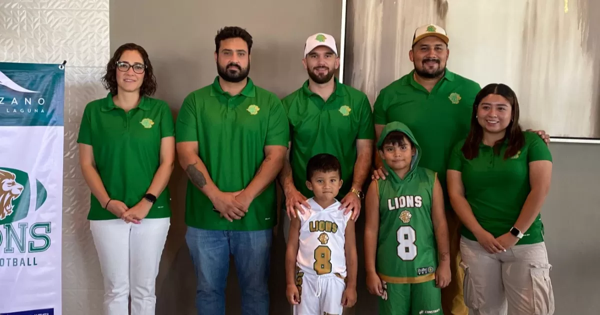 Erick se desempeÃ±a como Quarterback del equipo Dinos de Saltillo de la LFA