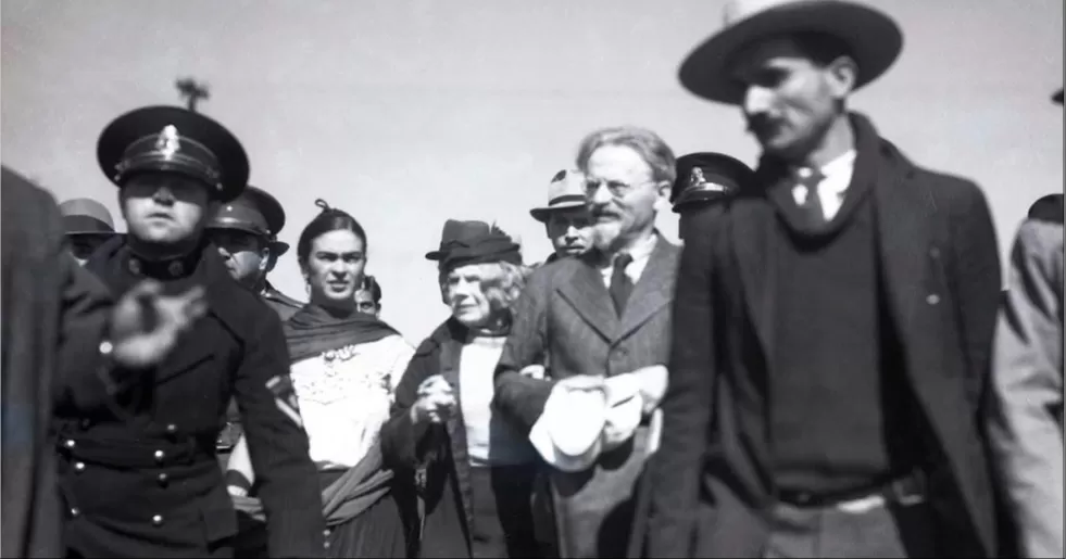 El 20 de agosto de 1940, RamÃ³n Mercader -bajo la falsa identidad de Frank Jacson- atentÃ³ contra la vida  de LeÃ³n Troski