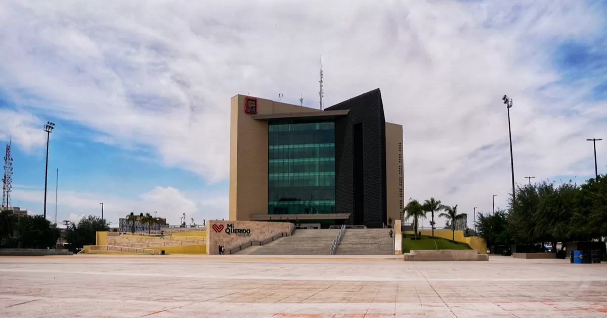 Las medidas regulatorias, refirió, son prioritarias para facilitar las inversiones. Concentrar los trámites en un solo lugar permite reducir considerablemente los tiempos y traslados a las personas interesadas.