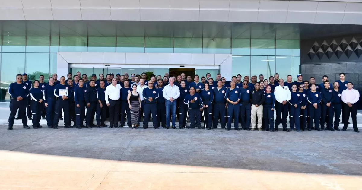 Reconocen a elementos de Bomberos de Torreón