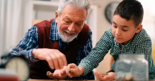 El prÃ³ximo miÃ©rcoles 28 de agosto se celebra el DÃ­a del Abuelo en MÃ©xico Â¿Los niÃ±os tedran clases?