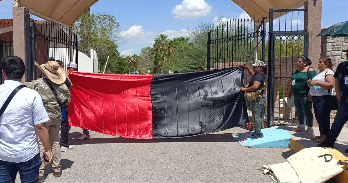 Estalla huelga en la Narro, trabajadores cierran la Unidad Torreón