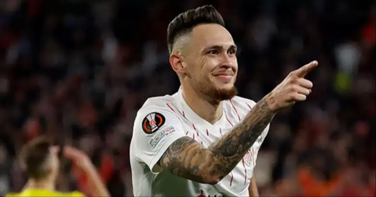 El delantero surgiÃ³ de las fuerzas bÃ¡sicas del club argentino River Plate, equipo con el que se mantuvo hasta el 2012
