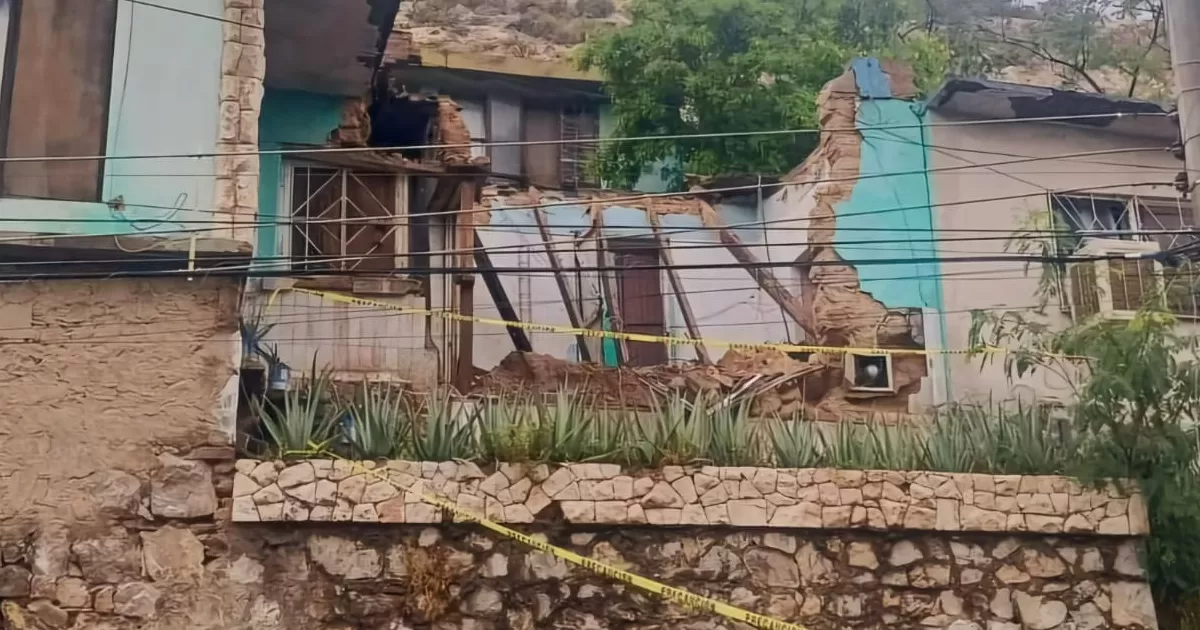 Lluvias provocan derrumbe de vivienda en Torreón