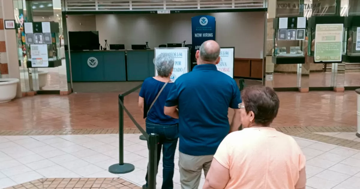 Esta maÃ±ana desde las 10:00 horas, se reanudaron las actividades del mÃ³dulo que CBP tiene instalado en el mall,
