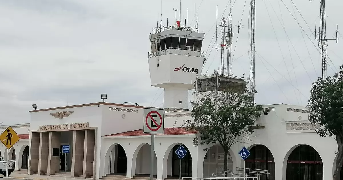 José Luis Villanueva, administrador de la terminal aérea, informó que al momento las operaciones de los vuelos funcionan de manera normal.