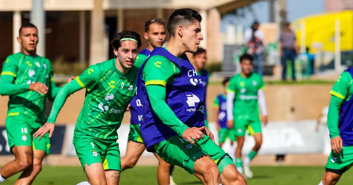 El atacante Santiago MuÃ±oz es uno de los 25 Seleccionados Guerreros que han sido convocados en el presente 2024.