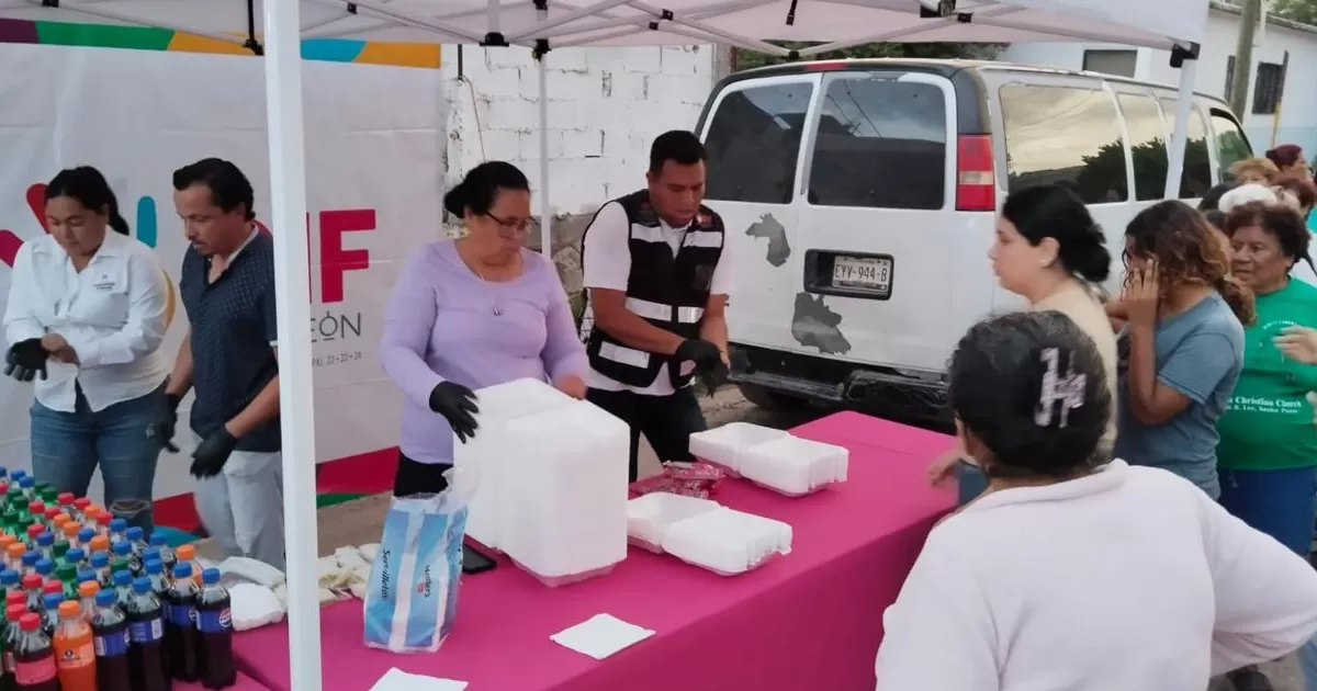 Por parte del DIF Torreón, se instaló un puesto de atención alimentaria para proporcionar desayunos, comidas y cenas a 200 personas.