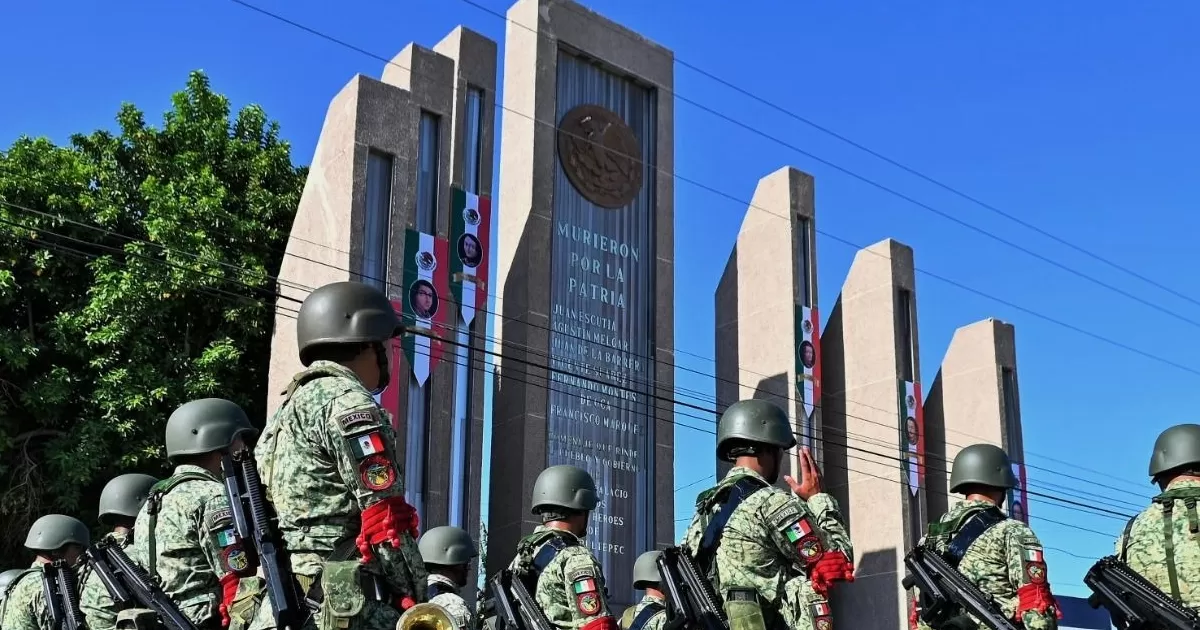 Martín Ceniceros Soto, titular de la Junta, destacó que se busca fomentar entre la ciudadanía, especialmente en niños y jóvenes, los valores cívicos que enaltecen el orgullo de ser mexicanos.