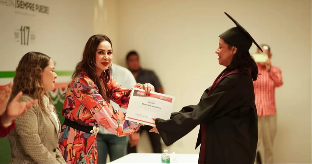 Jóvenes infractores aceptan convenio de estudios y se gradúan de preparatoria