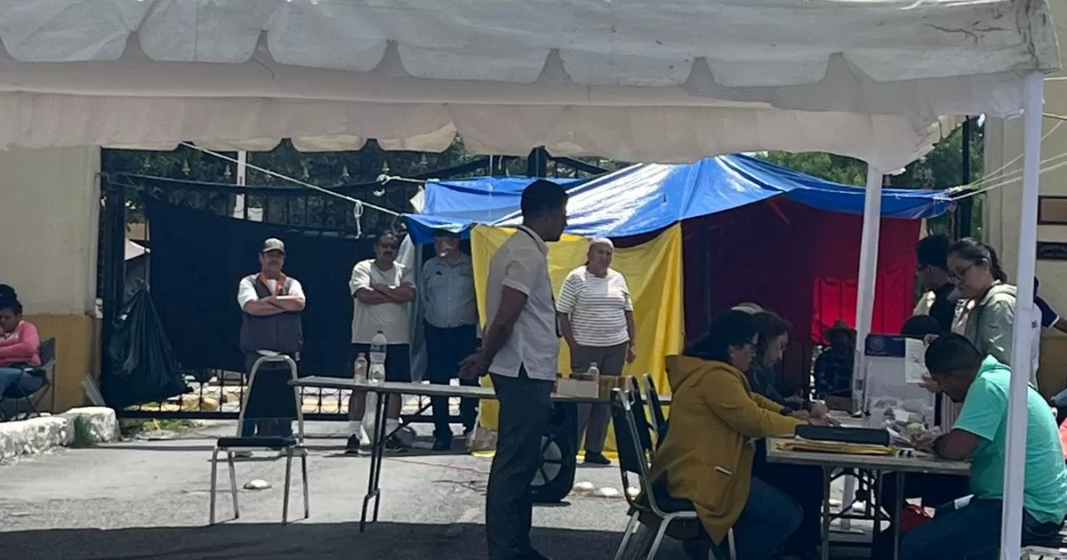Durante la jornada electoral participaron 819 de los 926 miembros de sindicato, de los cuales 570 votaron a favor de continuar en la huelga y 342 en contra