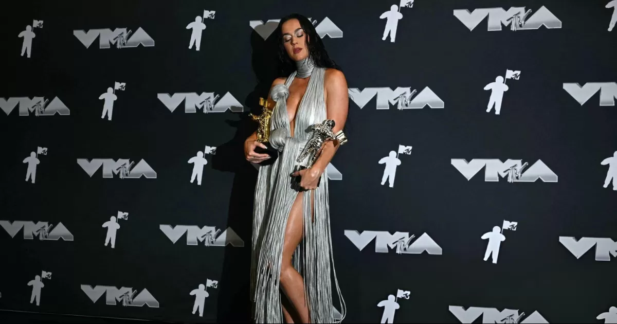 Katy Perry en tendencia por increíble presentación.