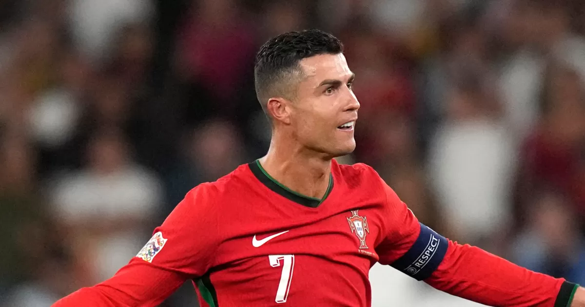 Con presencia destacada en plataformas como Instagram, Facebook, y Twitter, Ronaldo ha logrado conectar con millones de fanÃ¡ticos