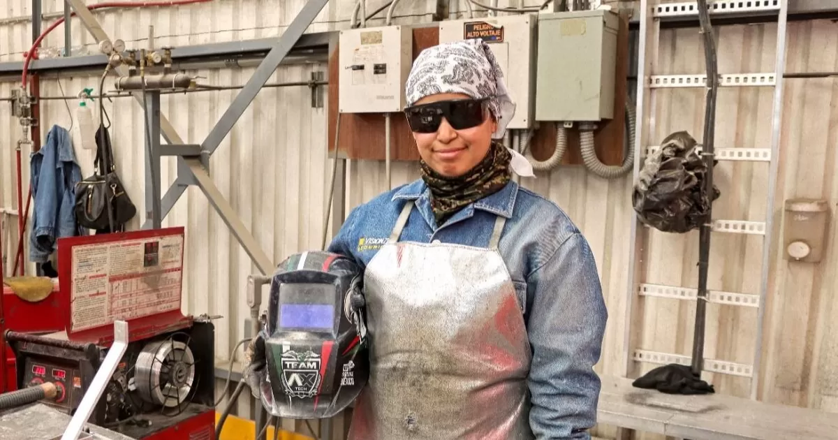 Leticia Soto Soto, titular del Instituto, destacó que estos talleres, además de ofrecer formación técnica, brindan la oportunidad de acceder a nuevos campos laborales, contribuyendo a la diversificación de las habilidades profesionales de las mujeres de la comunidad.