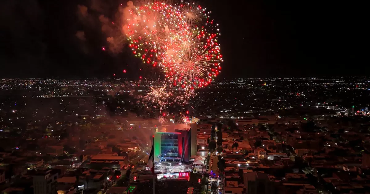 El alcalde Román Alberto Cepeda encabezó este domingo la celebración del Grito de Independencia y el aniversario 117 de Torreón como ciudad.