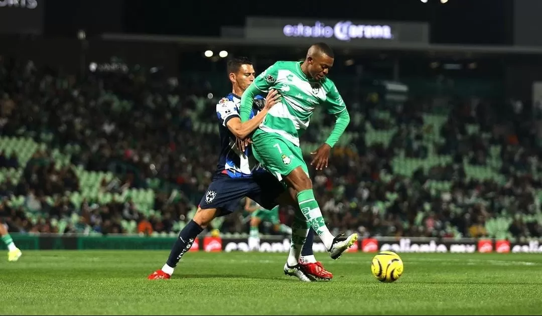 Santos pierde ante Rayados en duelo de la jornada uno