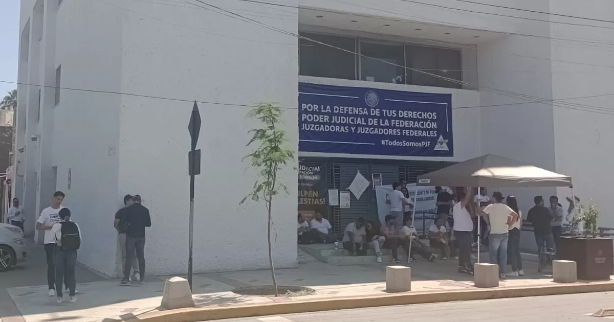 Durante esta semana las acciones de resistencia pacífica seguirán, al menos hasta el próximo viernes cuando se evalúe nuevamente la posibilidad de levantar el paro o tomar otras alternativas en contra de la Reforma Judicial.