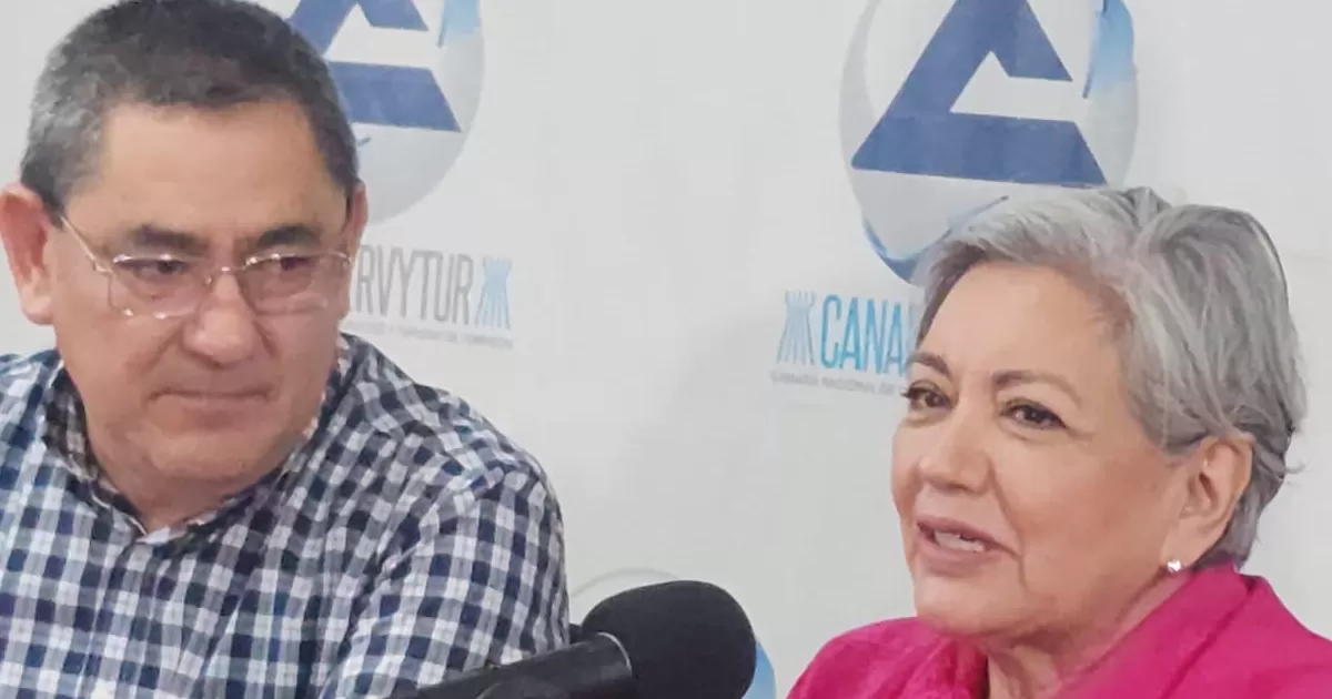 Mariano Serna Muñoz, presidente de Canaco Torreón, indicó que se trata de lleva un mensaje de prevención para las colaboradoras dentro de las diferentes empresas, a fin de que comprendan la importancia de realizar la auto exploración de manera constante.