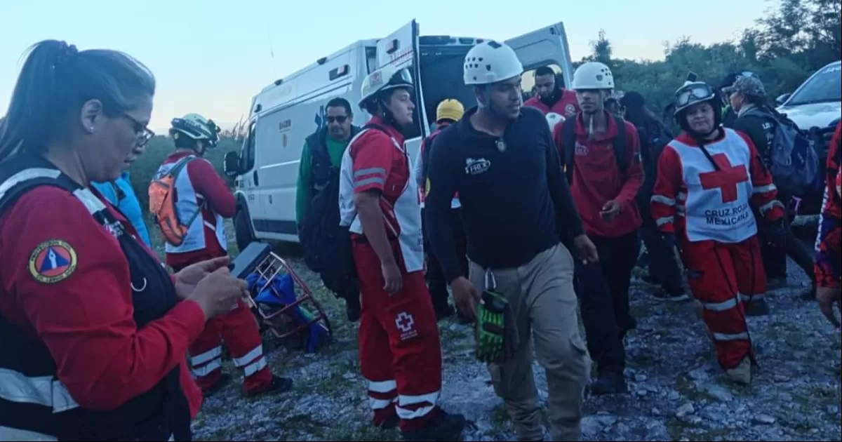 Senderista cae de barranco y se fractura en Lerdo