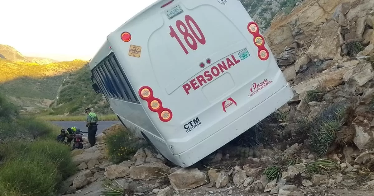 Deslave de cerro deja dos lesionados en Lerdo