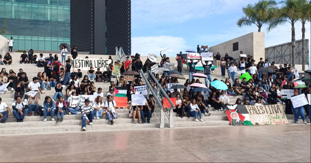 Cerca del mediodía los jóvenes se retiraron sin mayores incidentes de la Plaza Mayor de Torreón, sin embargo adelantaron que seguirán las protestas en contra de la ocupación Palestina, de la misma forma que se realizan actividades similares en otras ciudades de México y del mundo.