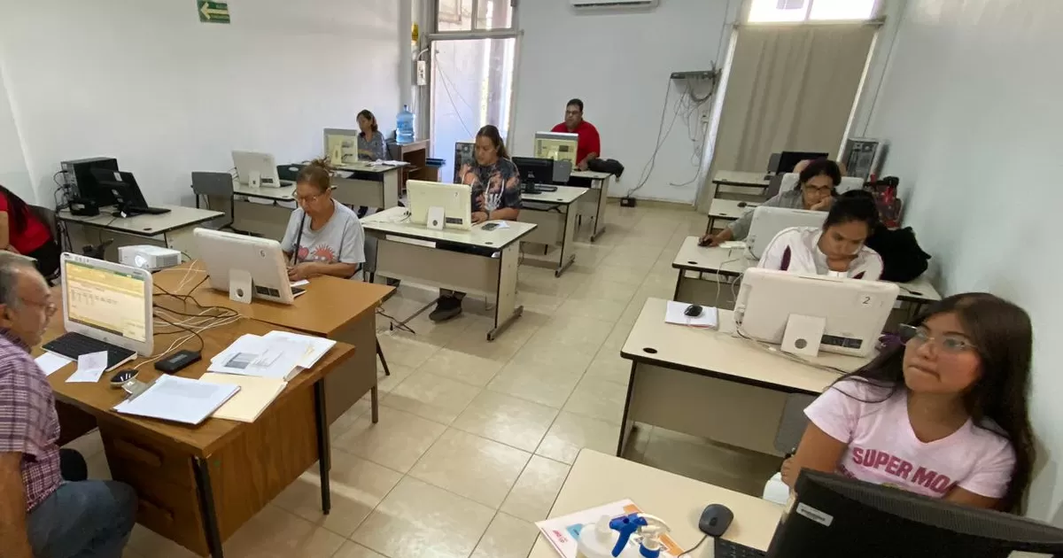 La funcionaria destacó que los Talleres Tonantzin, son conocidos por su enfoque práctico y accesible en la enseñanza de habilidades laborales, lo que permite a los participantes integrarse rápidamente al mercado de trabajo o mejorar su desempeño en sus empleos actuales.