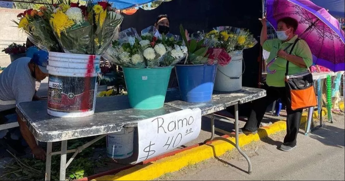 Inicia ordenamiento de ambulantes en panteones de Gómez Palacio previo al Día de Muertos