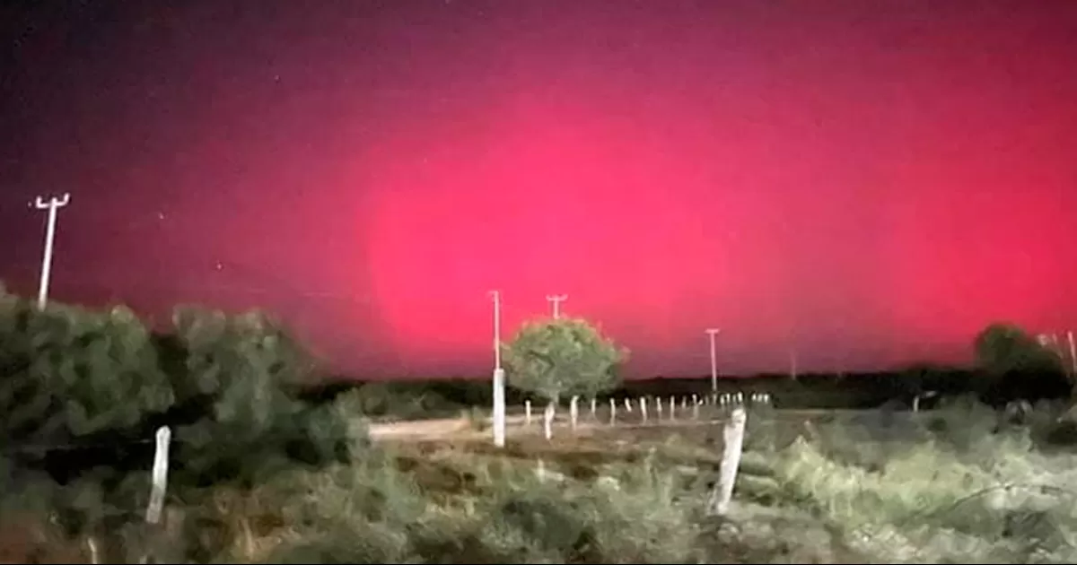 Pinta aurora boreal cielo de Coahuila; captan fenómeno en Progreso