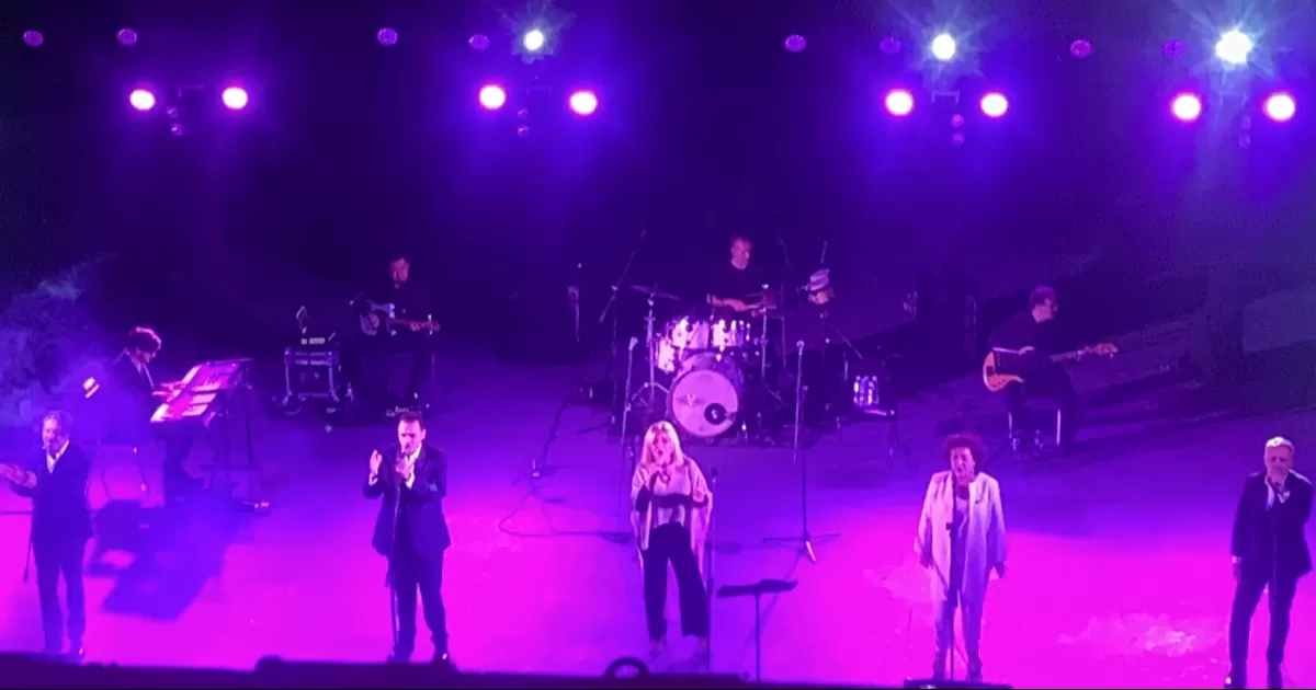 El quinteto espaÃ±ol y la Ãºltima voz del trÃ­o Los Panchos, envolvieron a la audiencia en una mÃ¡gica noche llena de romance y buenos recuerdos musicales.