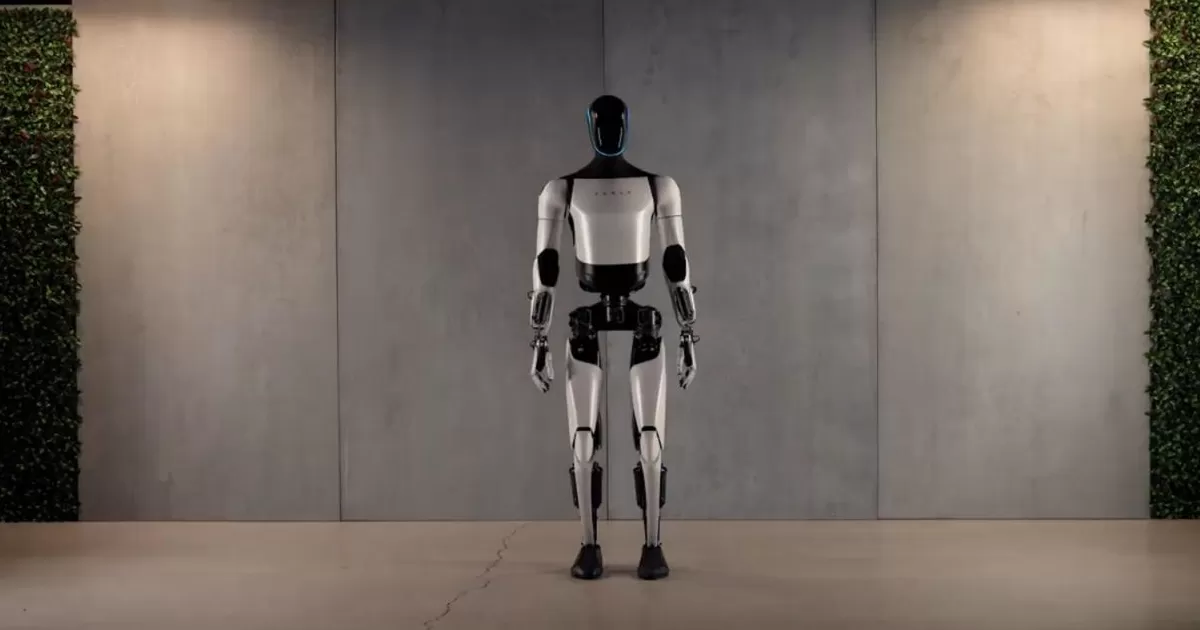 + El robot fue mostrado durante la presentaciÃ³n de Tesla.