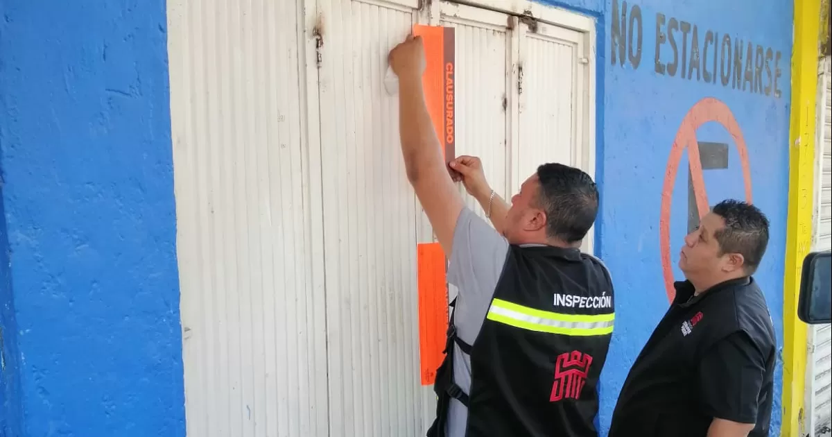 El director de la dependencia, Raúl Gerardo Rodríguez García, informó que se realizó un operativo de supervisión de bares, el cual derivó en la clausura del restaurante bar ubicado en la avenida Juárez 1718 poniente del sector Alianza.