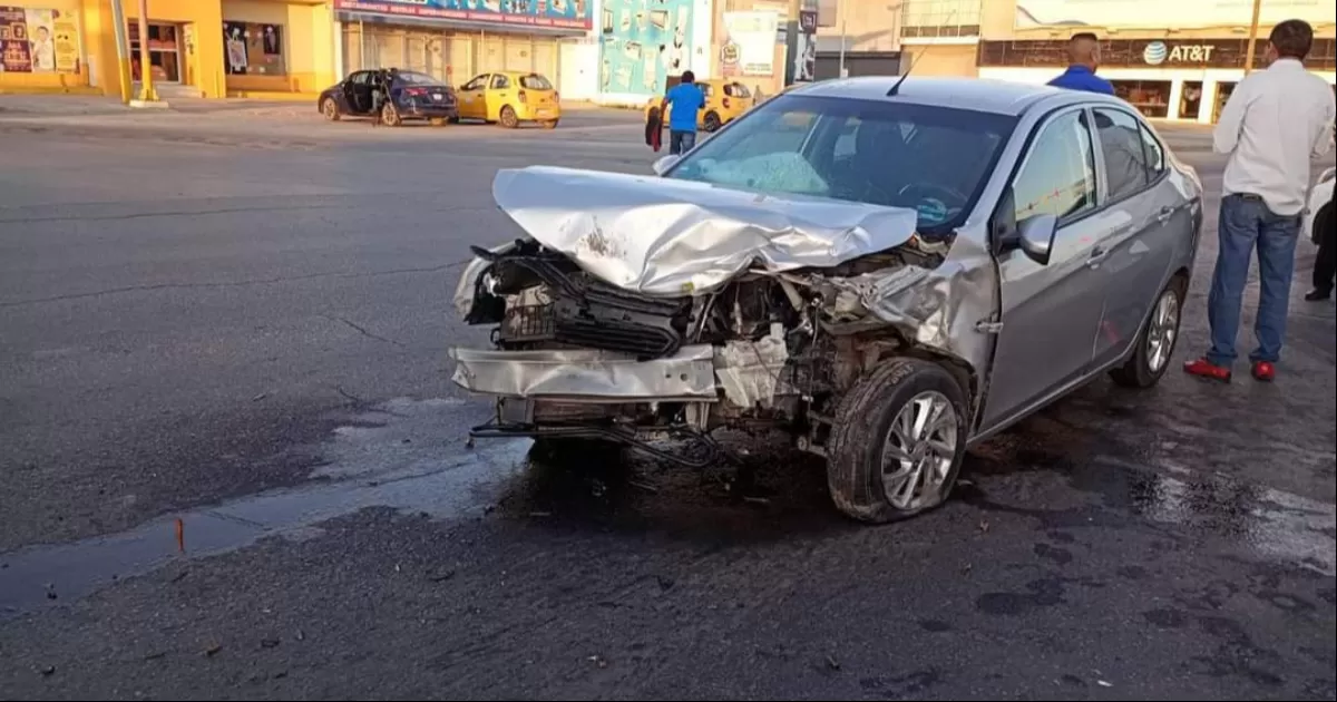 Aparatoso accidente en Torreón deja daños por más de 200 mil pesos
