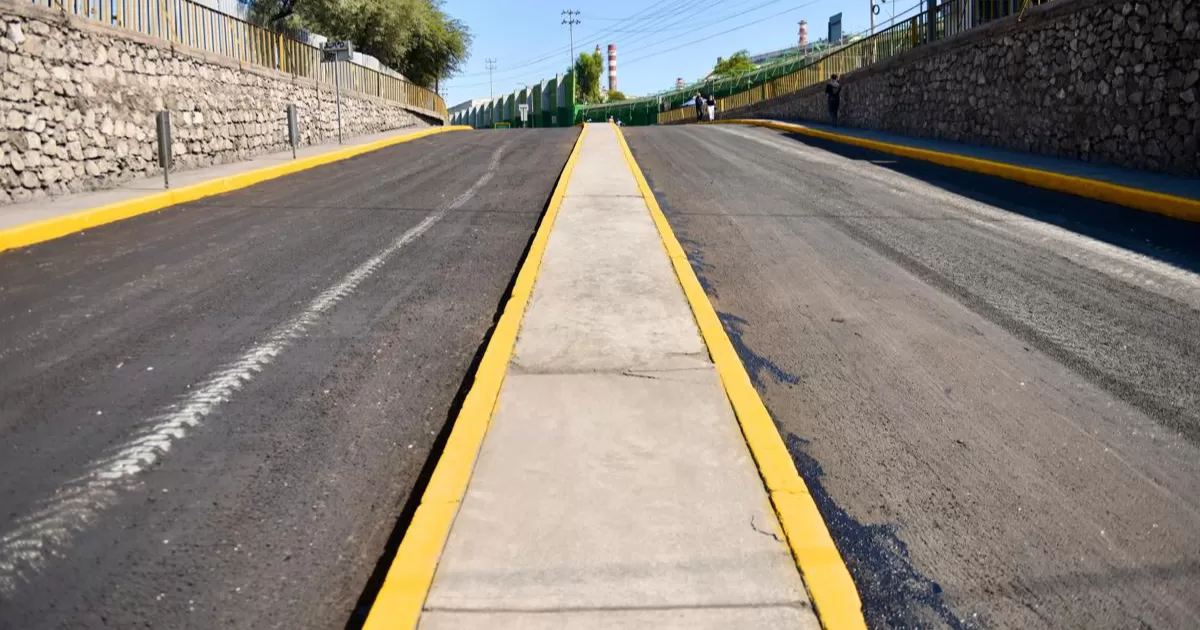 La inversión municipal consistió en trabajos de reparación de tres mil cien metros cuadrados de micro carpeta asfáltica, además de mejoras en la señalética y reparación de semáforos.