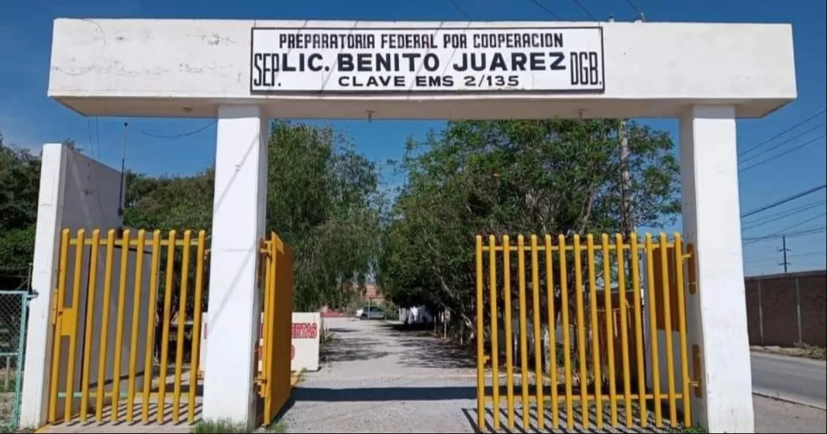 Hombre atenta contra su vida al interior de preparatoria en Torreón