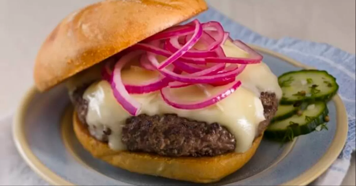 McDonalds enfrenta un brote de E. coli que ha encendido alarmas, con mÃ¡s de 70 casos registrados en Estados Unidos, todos ellos asociados al consumo de la especialidad Cuarto de Libra.