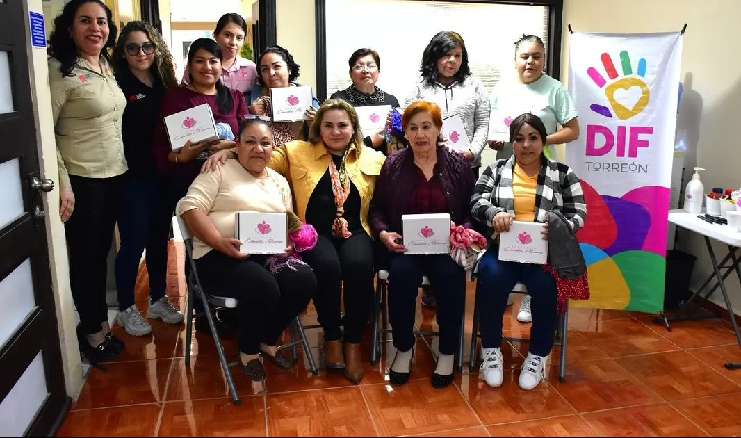 Sobrevivientes de cáncer de mama reciben prótesis