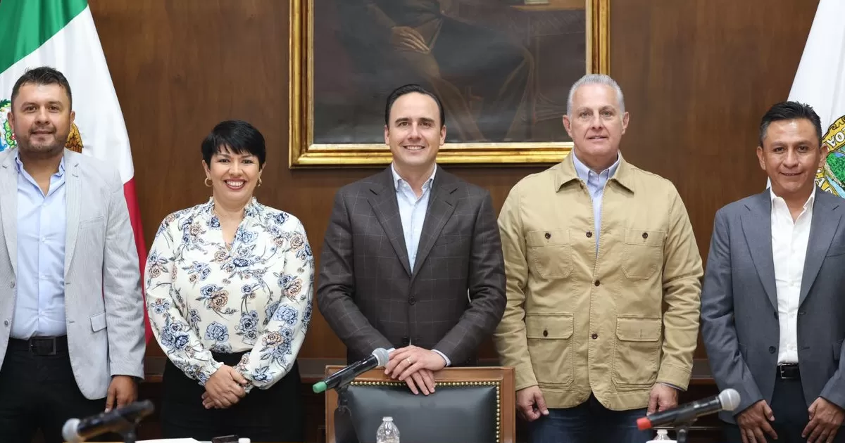 En el encuentro se determinó la estructuración de un programa de trabajo para los primeros 100 días de las administraciones municipales para poner en marcha proyectos y obras estratégicas y prioritarias.