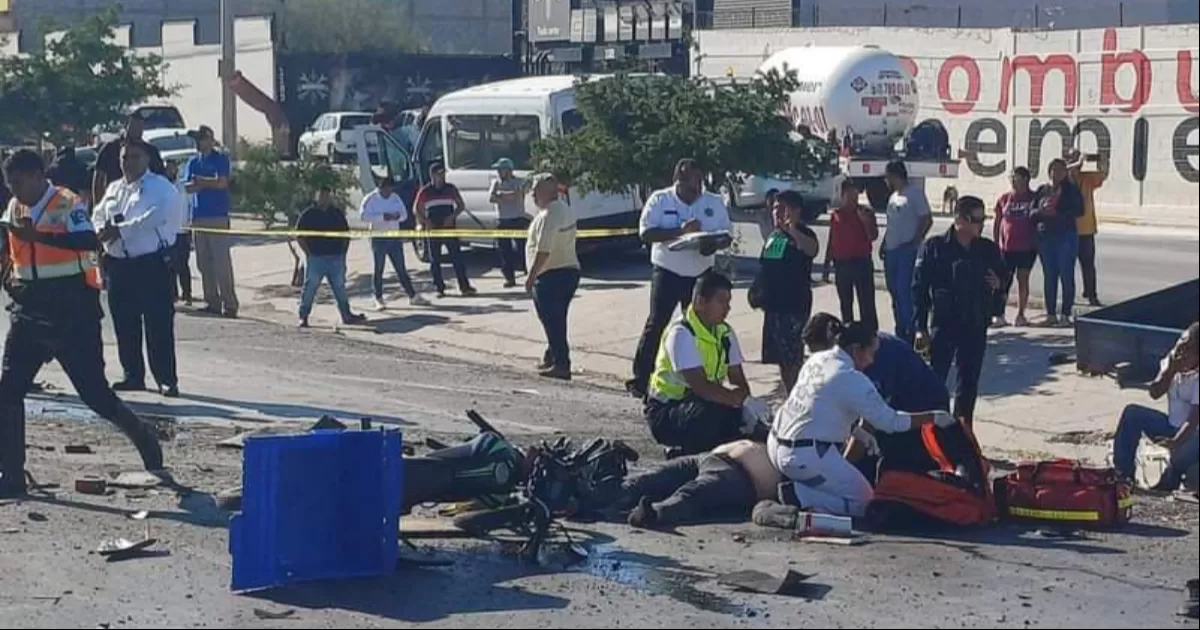 Piden apoyo para motociclista lesionado por choque de grúa