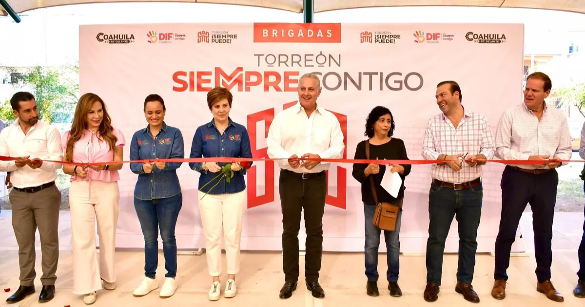 Durante la brigada, entregó aparatos de movilidad como andadores con asiento, sillas de ruedas y bastones, para personas en condición vulnerable.