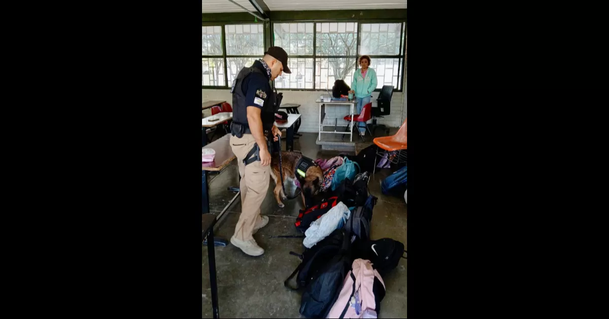 Policía de Torreón continúa con el Operativo Mochila en planteles de Torreón