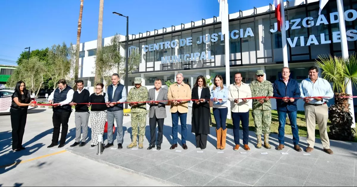 En su mensaje, el alcalde Román Alberto Cepeda destacó que el nuevo Centro de Justicia va más allá de ser un edificio nuevo, pues también involucra la evolución en la impartición de justicia.