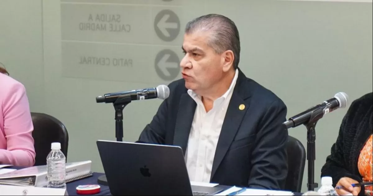 El Senador de la República expresó que otra de las premisas es garantizar el respeto al Pacto Federal y enfrentar los retos de la centralización; además de modernizar y adecuar el marco jurídico en materia de federalismo, promoviendo el desarrollo integral del país y garantizando una gobernanza más equitativa y eficiente.