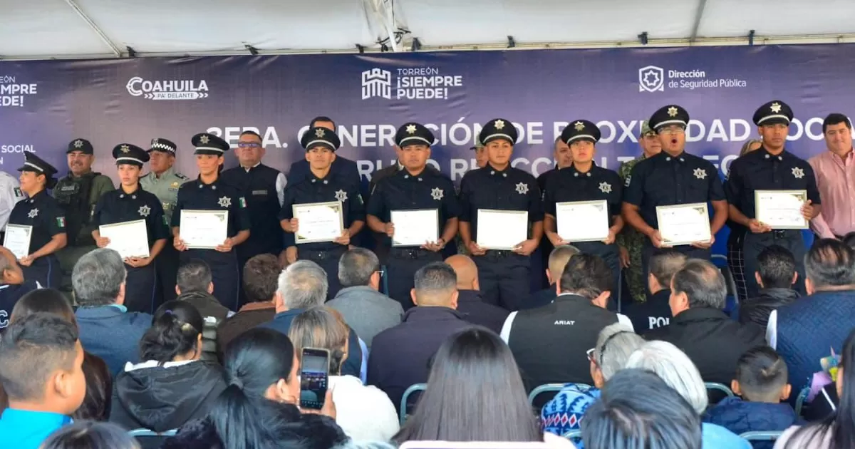 Realizan graduación de la tercera generación de la Academia de Policía de Torreón
