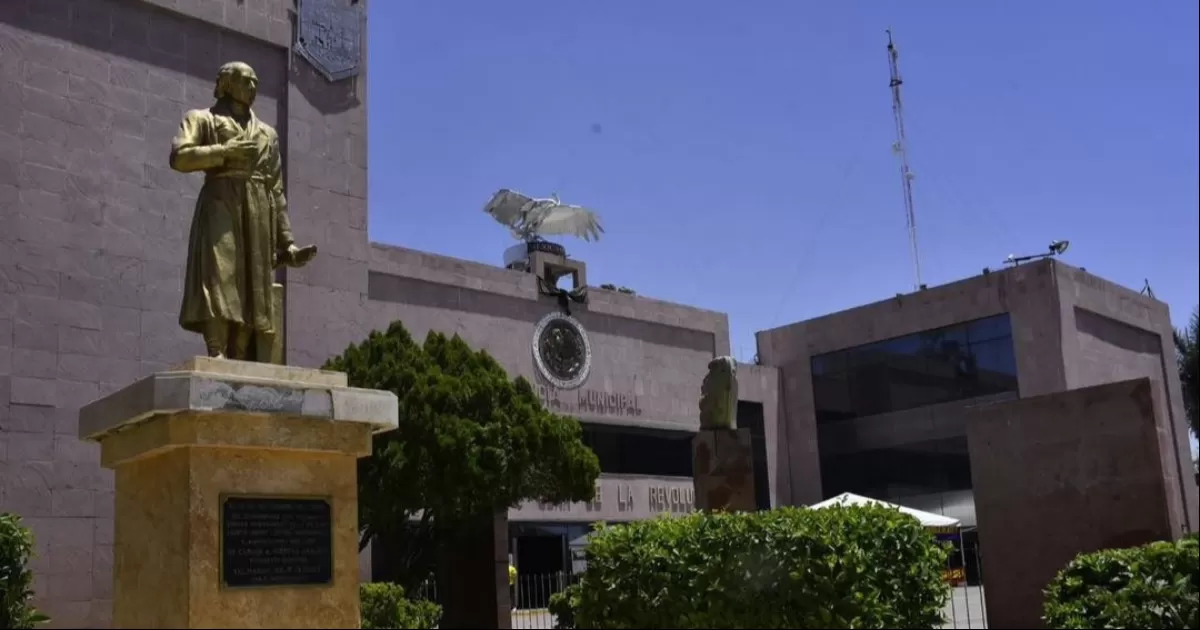 El premio consistirá en la entrega de un reconocimiento firmado por los titulares de los organismos convocantes y un galardón especial. No podrán participar aquellos que hayan recibido previamente este reconocimiento.